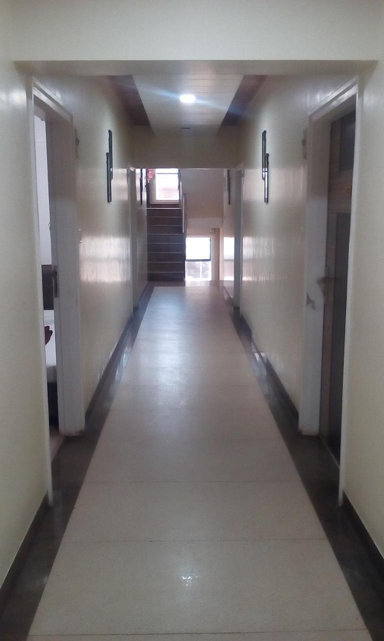 Hotel Rama Executive Mahabaleshwar Bagian luar foto
